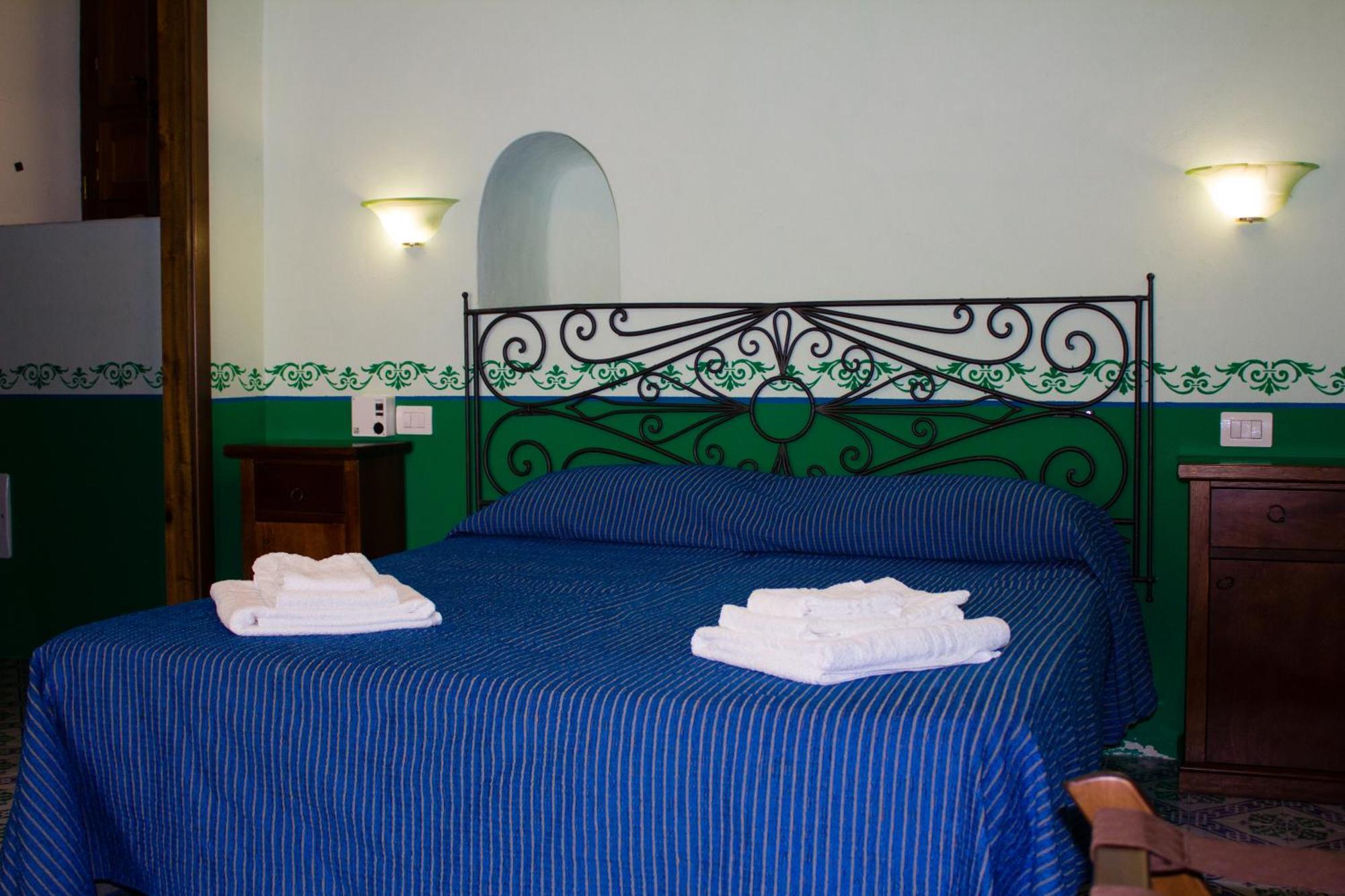 Hotel Arcangelo - Salina Santa Marina Salina Bagian luar foto