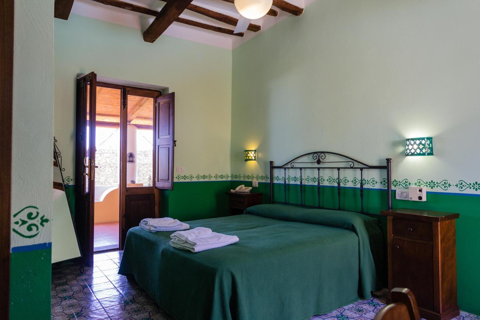 Hotel Arcangelo - Salina Santa Marina Salina Bagian luar foto