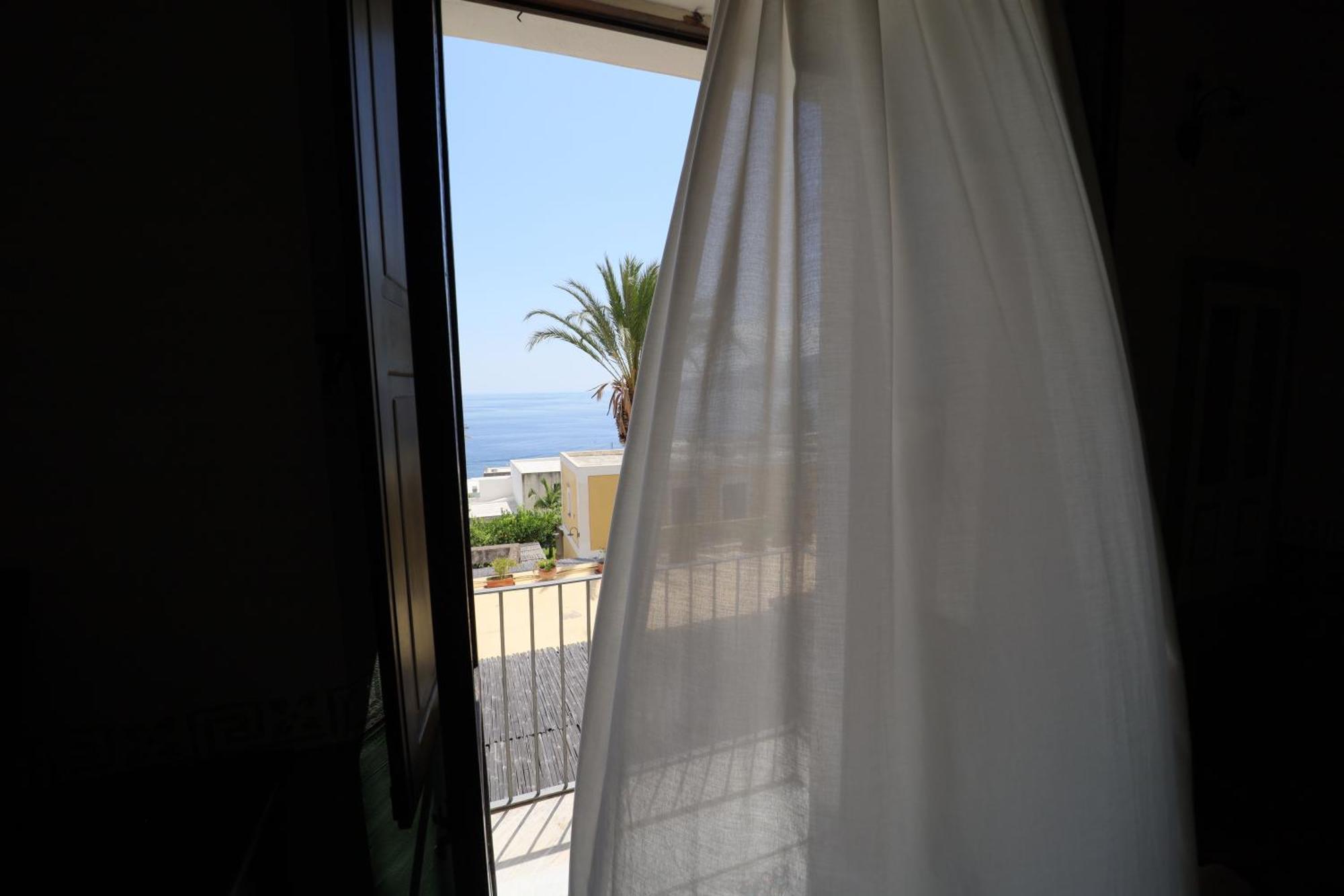 Hotel Arcangelo - Salina Santa Marina Salina Bagian luar foto